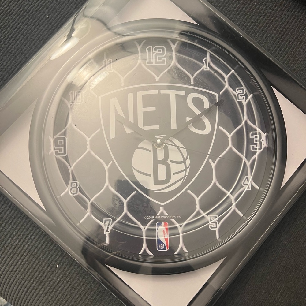 Brooklyn Nets 12'' Team Net Clock